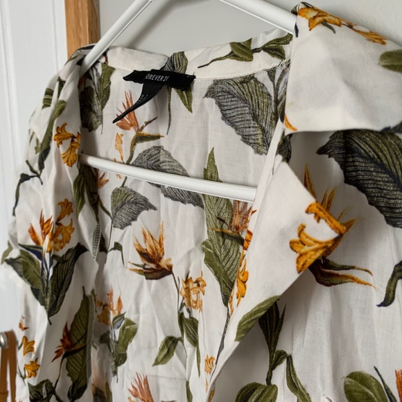 Cropped Hawaiian T-shirt - Picture 2 of 2